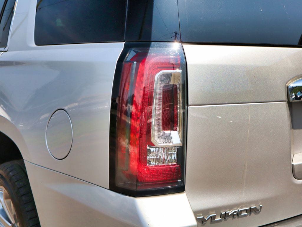 Used 2019 GMC Yukon Denali w/ Open Road Package AWD/4WD image 12