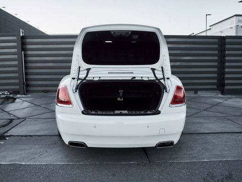 Used 2017 Rolls-Royce Dawn image 18