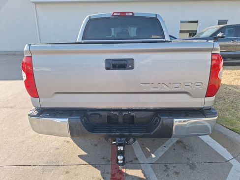 Used 2016 Toyota Tundra SR5 w/ SR5 Upgrade Package image 5