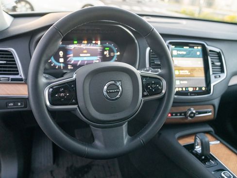 Used 2024 Volvo XC90 T8 Plus w/ Protection Package Premier image 13