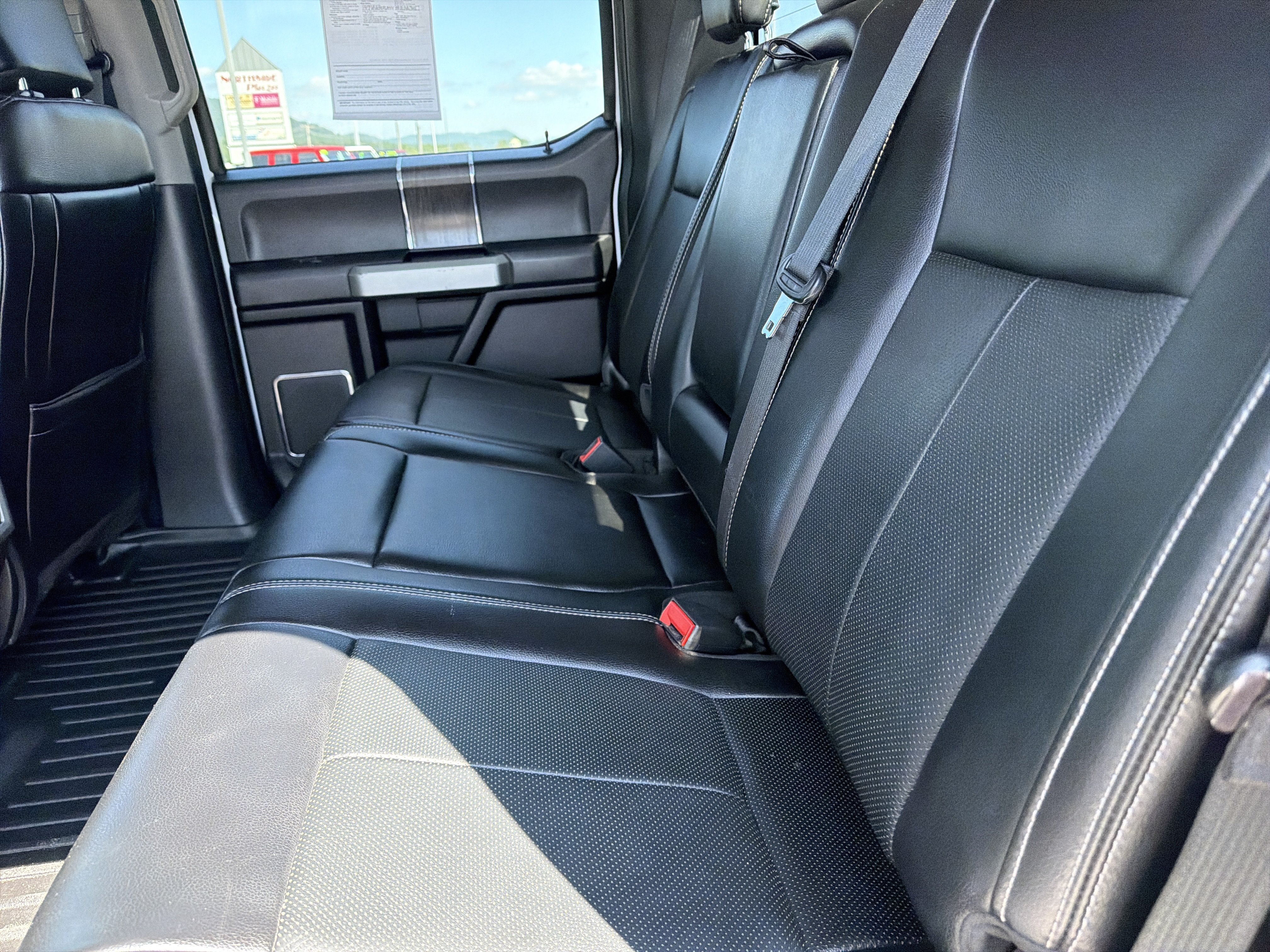Used 2021 Ford F250 Lariat w/ Lariat Value Package AWD/4WD image 14