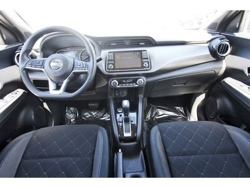 Used 2020 Nissan Kicks SV image 8