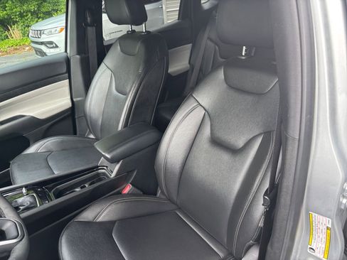 Used 2025 Jeep Compass Limited AWD/4WD image 31