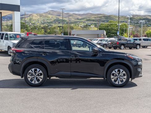 Used 2021 Nissan Rogue SV image 7