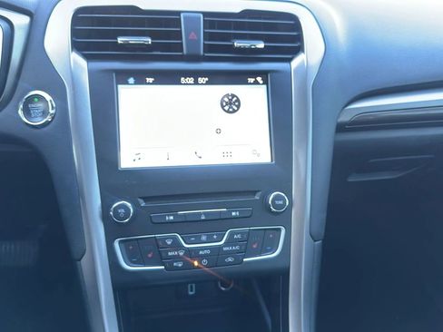 Used 2018 Ford Fusion Energi SE FWD image 24