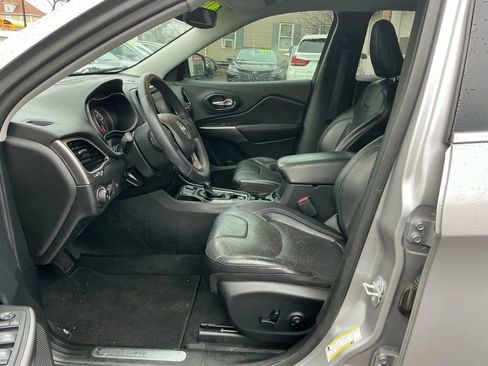 Used 2019 Jeep Cherokee Limited image 13