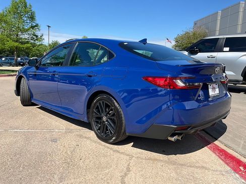 Used 2025 Toyota Camry SE image 8