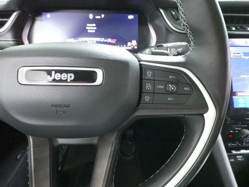 Used 2022 Jeep Grand Cherokee L Limited AWD/4WD image 12