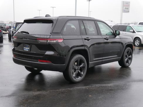 New 2025 Jeep Grand Cherokee Limited w/ Black Appearance Package image 2