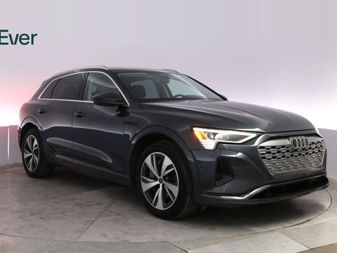 Used 2024 Audi Q8 e-tron Premium Plus w/ Premium Plus Package image 13