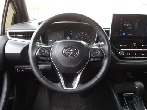 Used 2025 Toyota Corolla SE w/ SE Package image 21