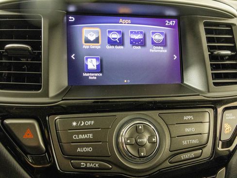 Used 2020 Nissan Pathfinder SV image 23