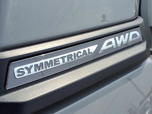 Used 2025 Subaru Forester Premium w/ Convenience Package #1 image 10