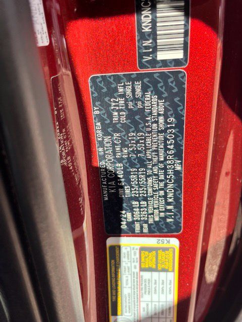Used 2024 Kia Carnival EX FWD image 14