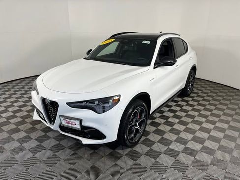Used 2025 Alfa Romeo Stelvio Sprint w/ Veloce Package image 3