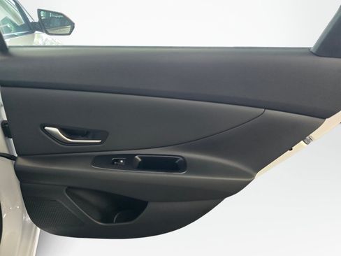 New 2026 Hyundai Elantra Limited FWD image 37