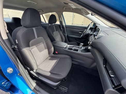 Used 2025 Nissan Sentra SV FWD image 34