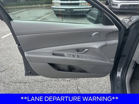Used 2023 Hyundai Elantra Blue FWD image 10