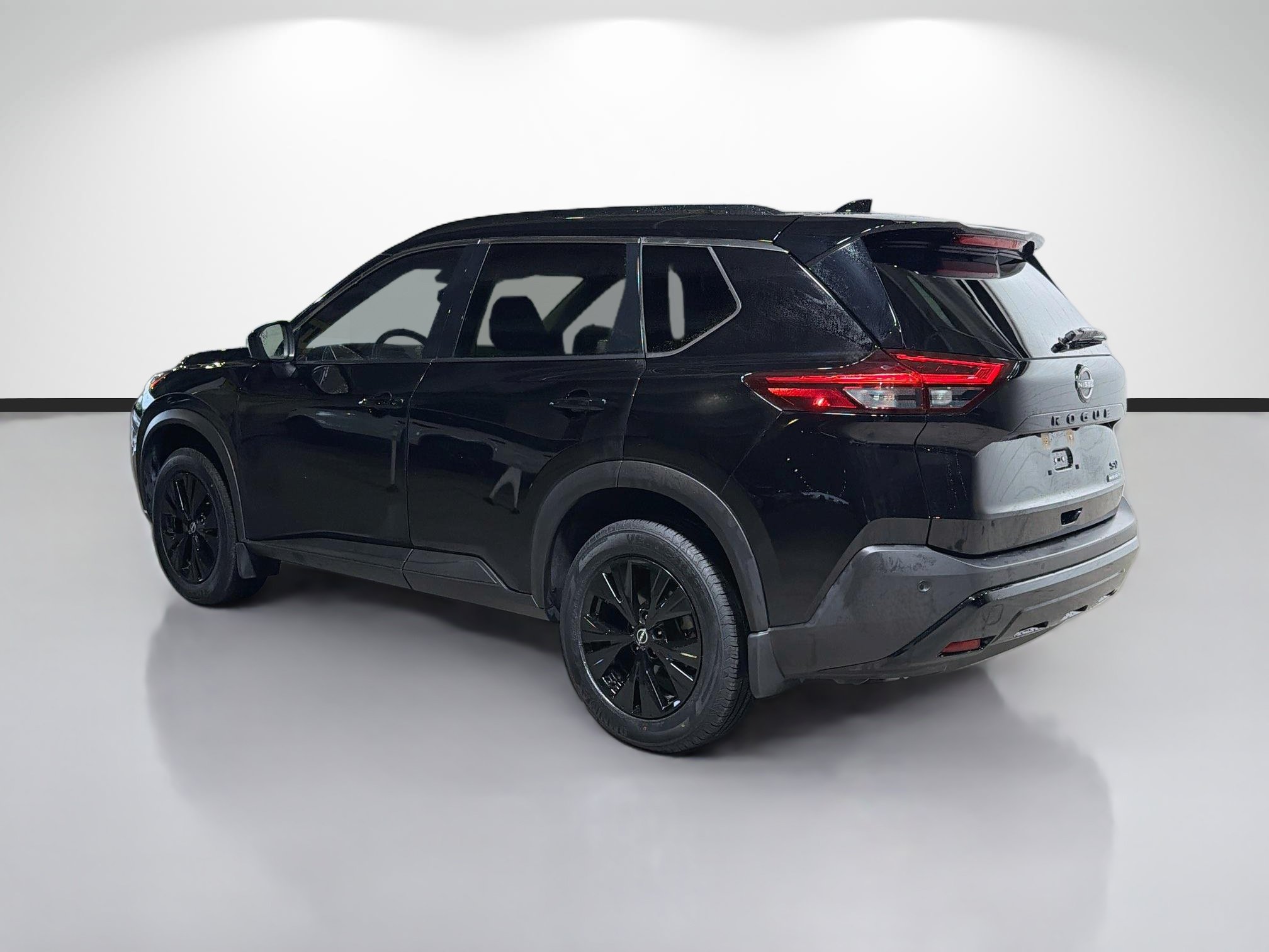 Used 2023 Nissan Rogue SV w/ SV Premium B Package FWD image 5
