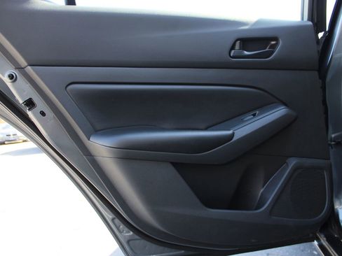 Used 2023 Nissan Altima 2.5 S FWD image 13