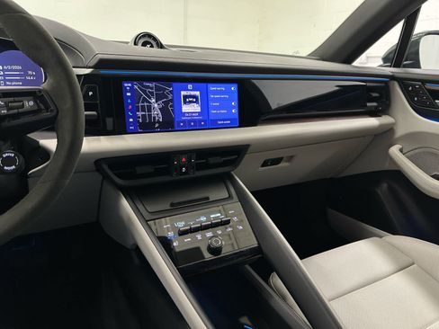 Used 2025 Porsche Macan 4 Electric w/ Premium Package AWD/4WD image 27