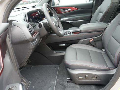 New 2026 Chevrolet Traverse Z71 image 8