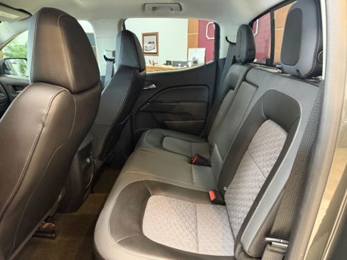 Used 2018 Chevrolet Colorado Z71 AWD/4WD image 14