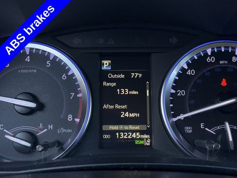 Used 2019 Toyota Highlander XLE image 17