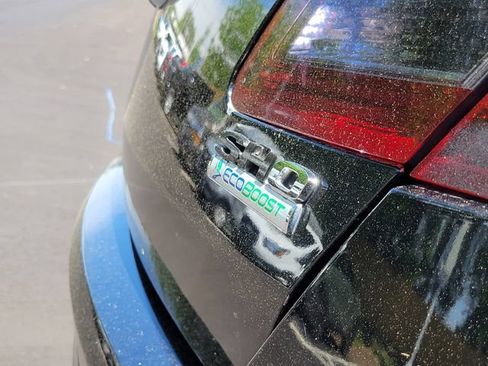 Used 2018 Ford Taurus SHO AWD/4WD image 24