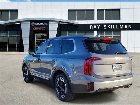 Used 2024 Kia Telluride S image 4