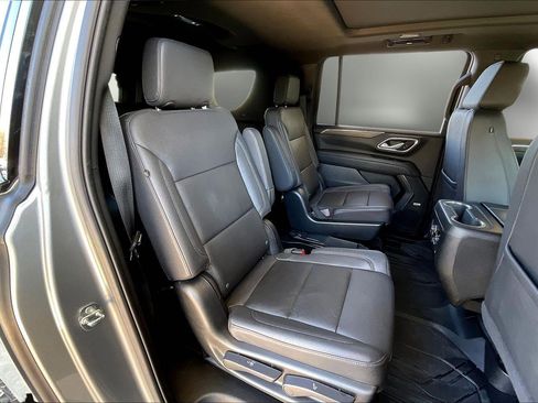 Used 2023 Chevrolet Suburban Z71 w/ Luxury Package image 25