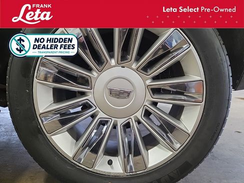 Used 2018 Cadillac Escalade Platinum RWD image 16