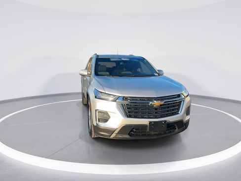 Certified 2022 Chevrolet Traverse LT w/ LPO, Floor Liner Package image 3