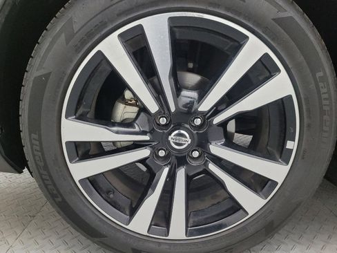 Used 2019 Nissan Kicks SV FWD image 31