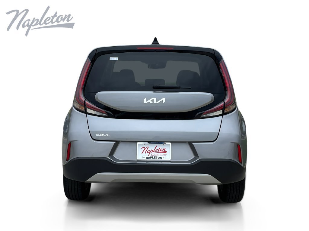 Used 2025 Kia Soul LX w/ LX Technology Package FWD image 4
