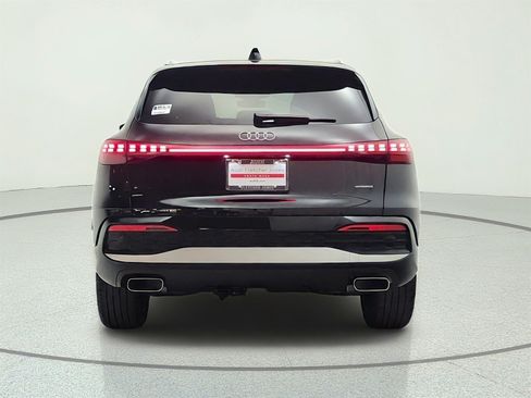 Used 2025 Audi Q5 Premium Plus w/ Premium Plus AWD/4WD image 6