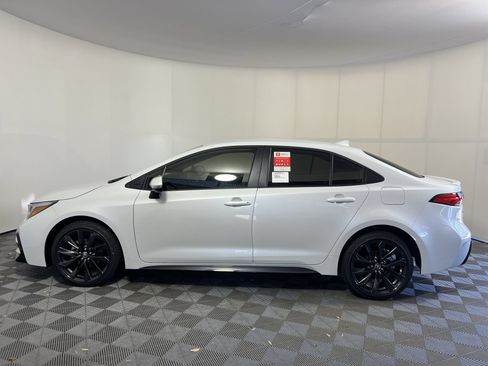 Used 2024 Toyota Corolla SE FWD image 7