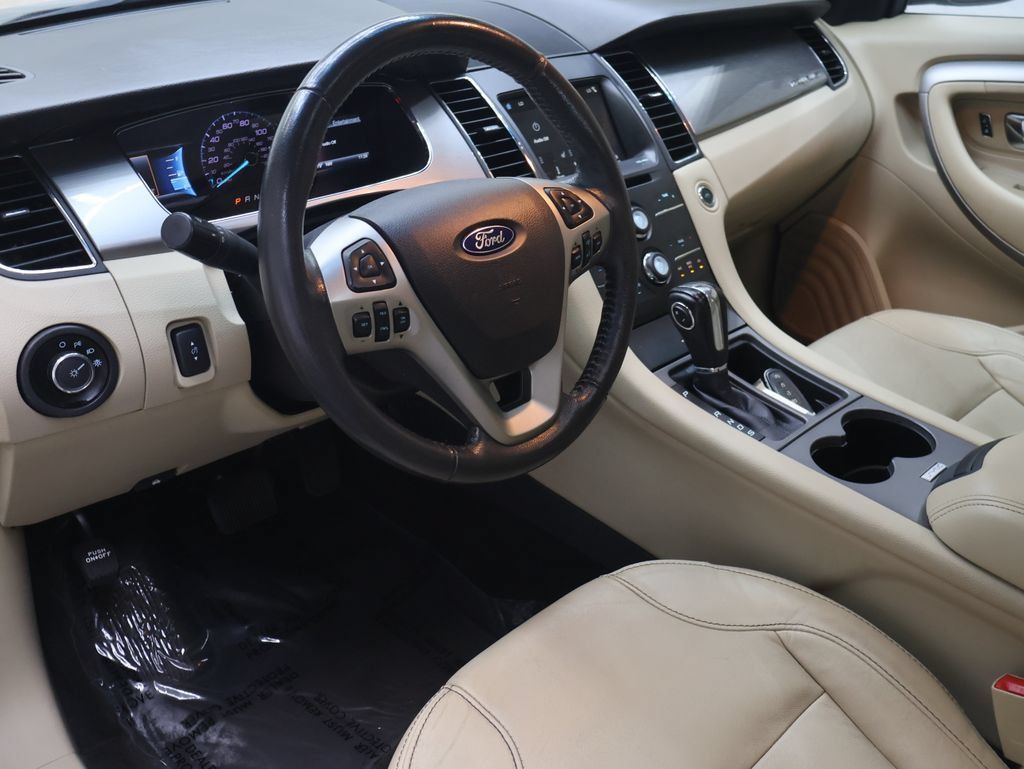 Used 2018 Ford Taurus SEL w/ Equipment Group 201A AWD/4WD image 16