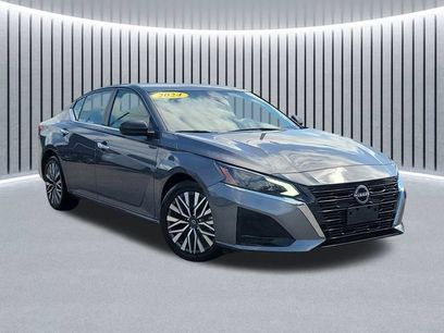 Used 2024 Nissan Altima 2.5 SV