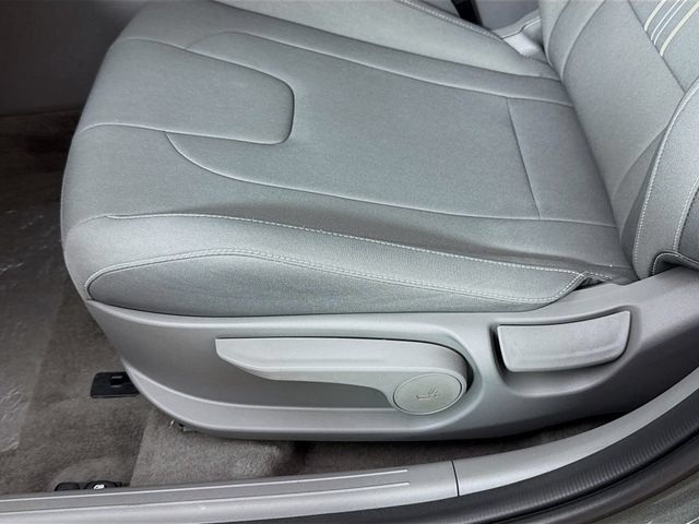 Certified 2025 Hyundai Elantra Sport FWD image 30