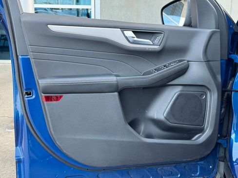 Used 2022 Ford Escape SEL image 12