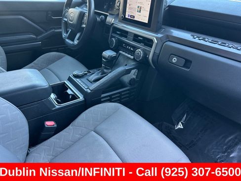 Used 2025 Toyota Tacoma SR5 AWD/4WD image 19