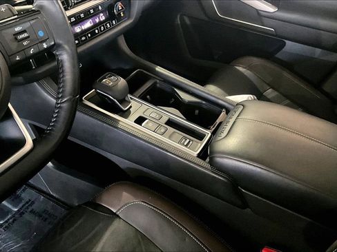 Used 2022 Nissan Pathfinder Platinum w/ Cargo Package FWD image 15