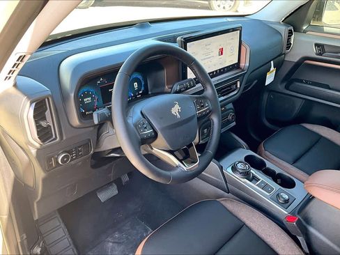 New 2025 Ford Bronco Sport Outer Banks image 8