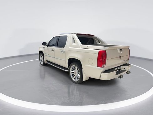Used 2007 Cadillac Escalade EXT w/ Information Package AWD/4WD image 6