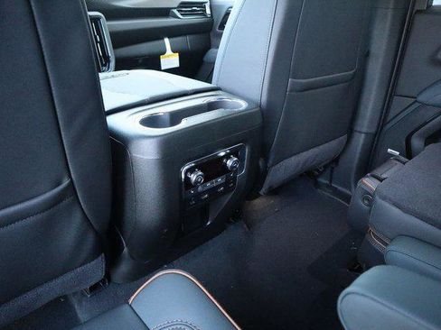 New 2026 GMC Yukon XL AT4 w/ AT4 Premium Plus Package image 18