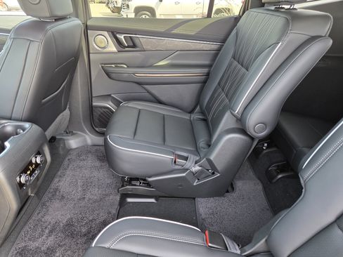 New 2026 Buick Enclave Avenir w/ Super Cruise Package FWD image 25