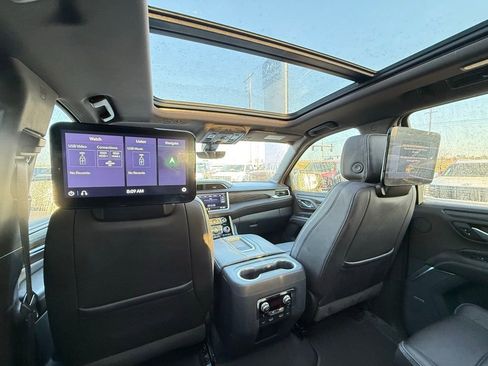Used 2021 GMC Yukon Denali w/ Denali Premium Package image 26