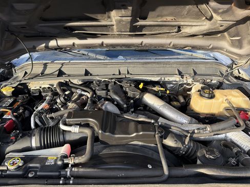 Used 2011 Ford F350 Lariat w/ Lariat Interior Pkg image 10