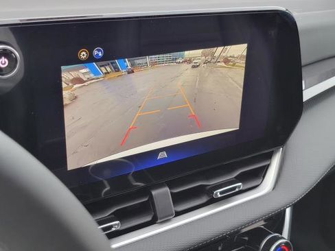 New 2026 Chevrolet Equinox LT w/ Convenience Package II image 19